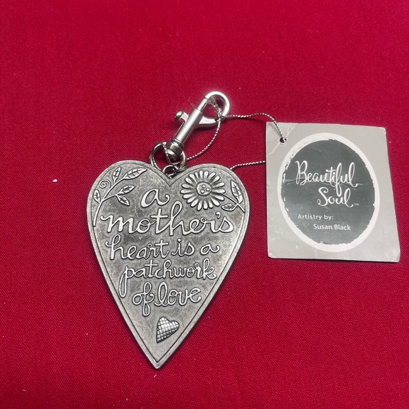 Beautiful Soul Silver Heart Keychain - Picture 5 of 7